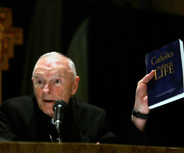 Conservative Catholics Call for 'Removal' of Gay Priests from Clergy