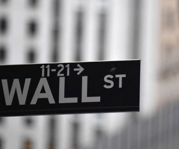 US Stock Futures Slip on Inflation Fears; Eyes on Powell-Biden Talks