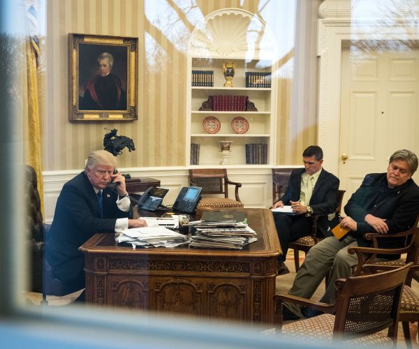 Trump to Make Good on Obama's Refugee Deal With Australia