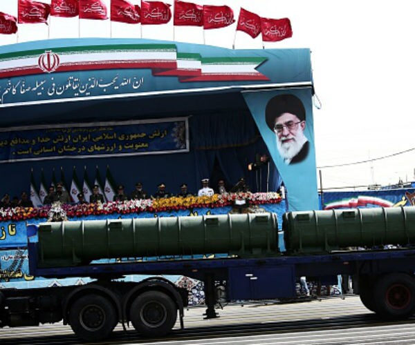 Iran Urges Muslims to Develop Sciences to Deter US Control