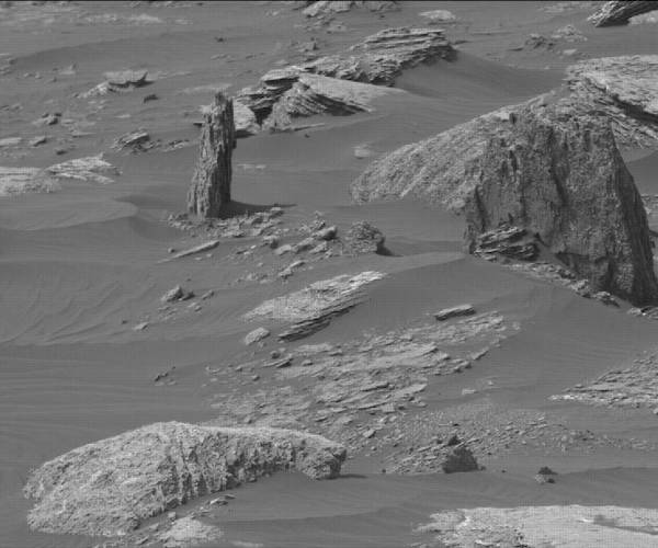 Tree Stump on Mars Visible in Photo, UFO Enthusiasts Claim