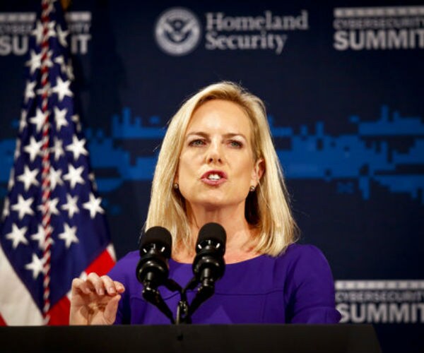Homeland Security Secretary Says Putin Meddled in Trump's Election