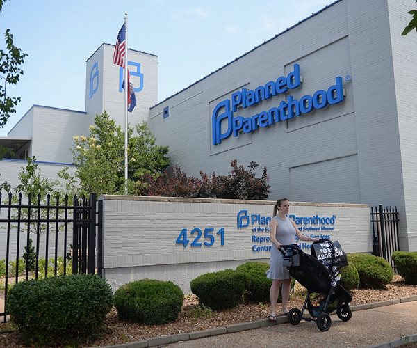 US Appeals Court OKs Trump Rule on Abortion Referrals