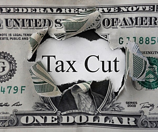 Trump Pursues Payroll Tax Cut as GOP, Democrats Look Elsewhere