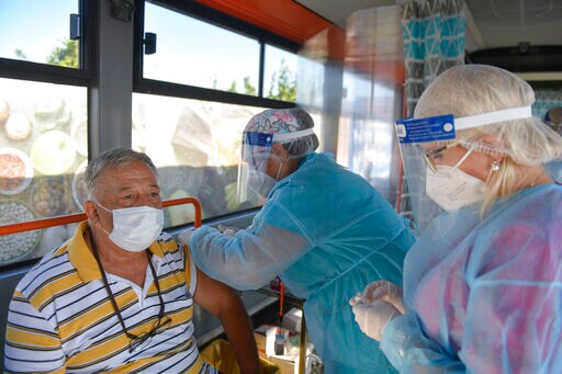 Same Goal, Different Paths: US, EU Seek Max Vaccine Rates