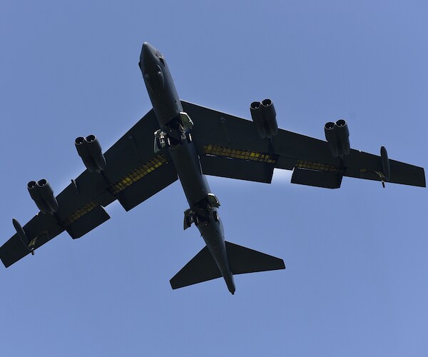 B-52 Loses Engine Over North Dakota, Lands Safely