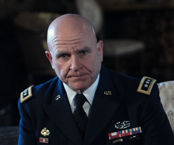 McMaster Says Bannon Still Advises Trump, Downplays Cut from Security Council
