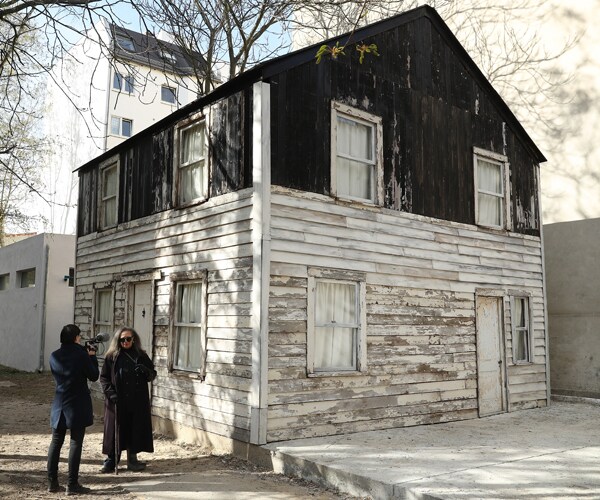 Rosa Parks House Auction Yielded Buyers, Working out Details