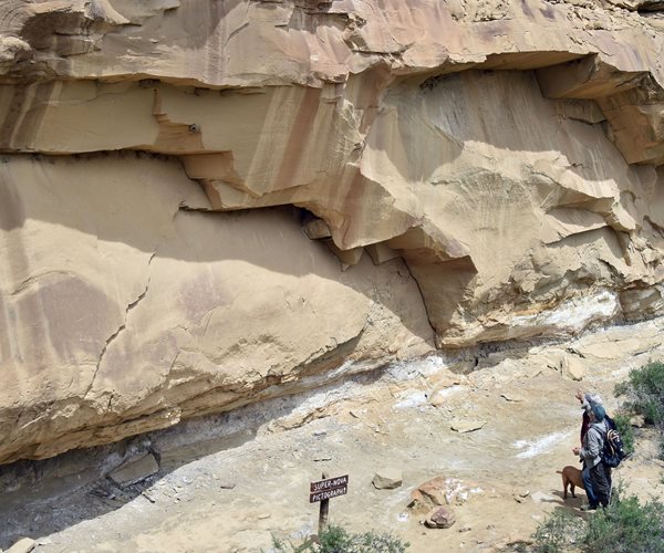 US Moves Ahead With Oil Leases Near Park Sacred to Native Americans