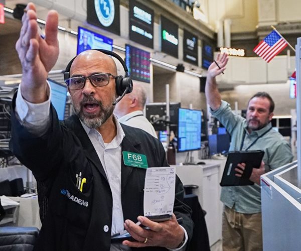 Wall Street Ends Mixed; Traders Look to Nvidia Report