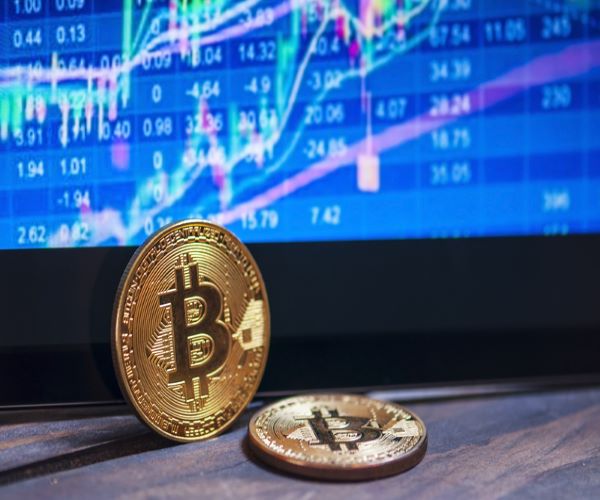 Bitcoin Is No Market Hedge, JPMorgan Strategists Say