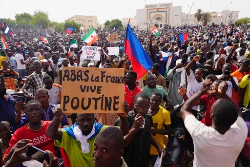 As Regional Bloc Threatens Intervention in Niger, Neighboring Juntas Vow Mutual Defense