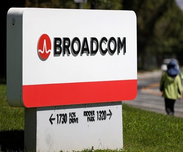 Broadcom Jumps 12% on Upbeat Forecast, AI Demand