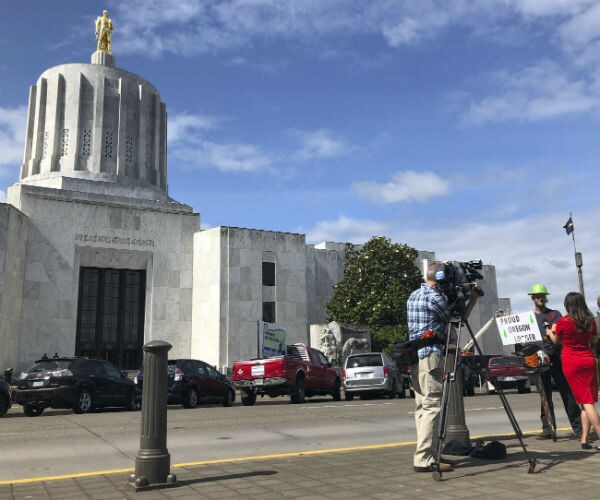 Oregon Republican Senators End Walkout Over Carbon Bill