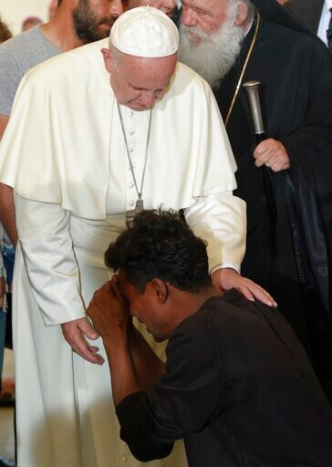 Greek Leader Calls for Greater EU Involvement on Migration