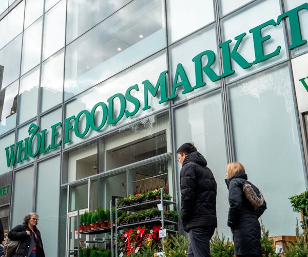 Amazon, Whole Food Workers Hold Sickout to Protest COVID19 Conditions