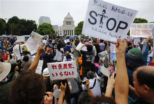 Tens of Thousands Protest Defense Bills outside Japan's Diet