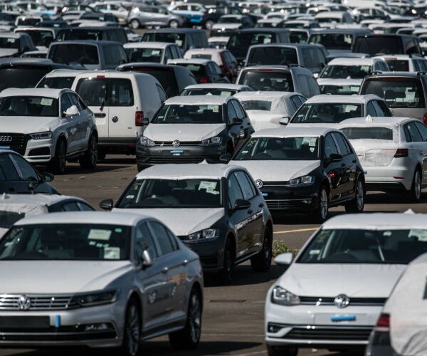 Brexit May Make UK Car Industry 'Extinct' Without EU Customs Union