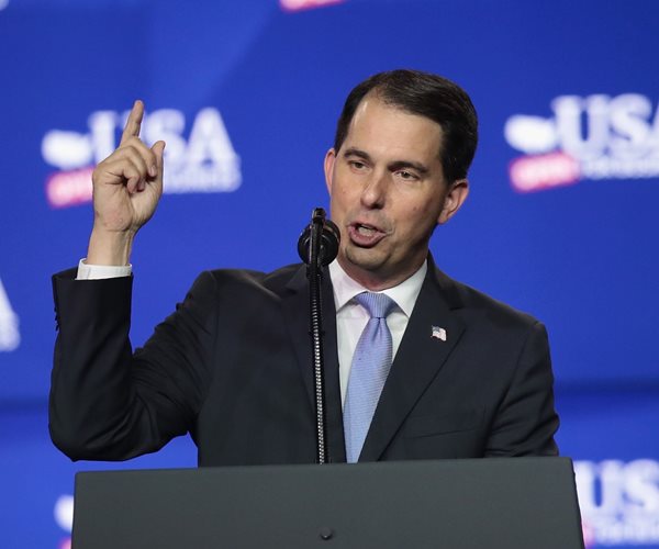 Wisconsin's Tight Governor's Race Puts Walker on Defensive