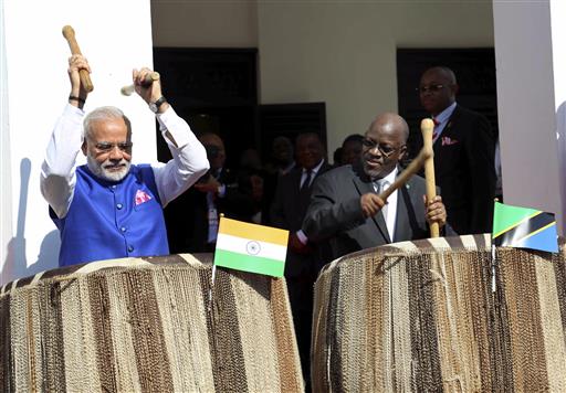 Indian Prime Minister Modi Plays Drums in Tanzania