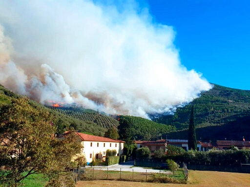 Wildfire in Tuscan Countryside Forces 700 to Flee Homes