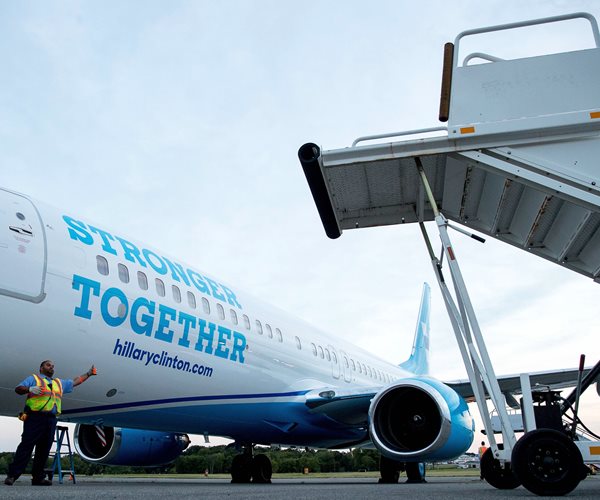 Clinton Debuts New Boeing 737 Campaign Plane