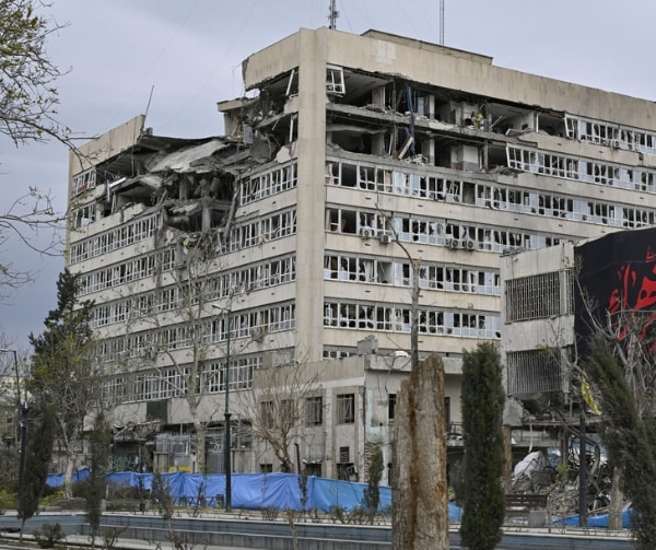 Trump Threatens to Hit Iran 'Extremely Hard' over Next Two to Three Weeks