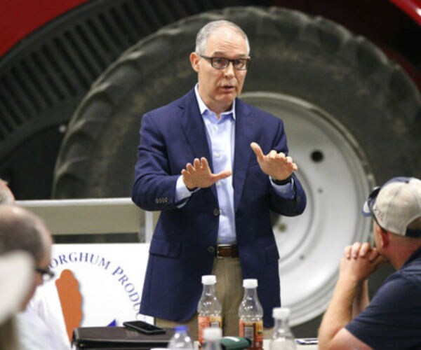 Farmers, Ethanol Producers Rally During EPA Chief's Visit