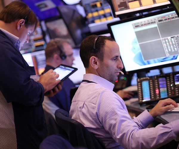 Stocks, Dollar Idle Ahead of Fed's Favorite Inflation Figure