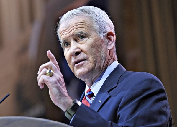 Oliver North: Lack of US Leadership Gives Putin a Free Hand