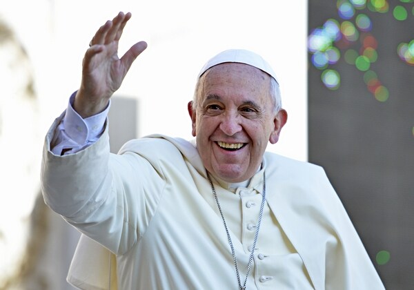Pope to Marry Couples with Kids, Cohabitating