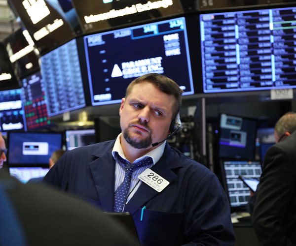Global Growth Worries Bog Down Wall Street