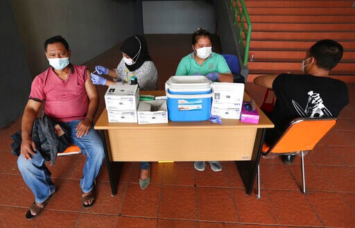 Concerns Rise over Indonesia's Sputtering COVID Vaccinations