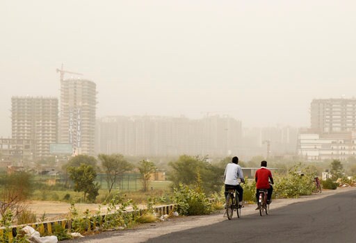 New Delhi Orders Construction Halt as Pollution Levels Soar