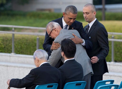 Obama's Hug of Hiroshima Survivor Epitomizes Historic Visit