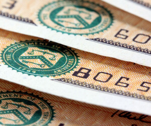 Pimco Boosts Government Debt as Treasurys Rally to Top Place