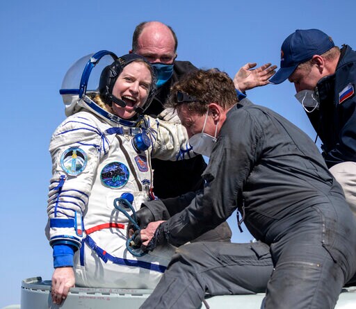 American, 2 Russians Return to Earth from Space Station