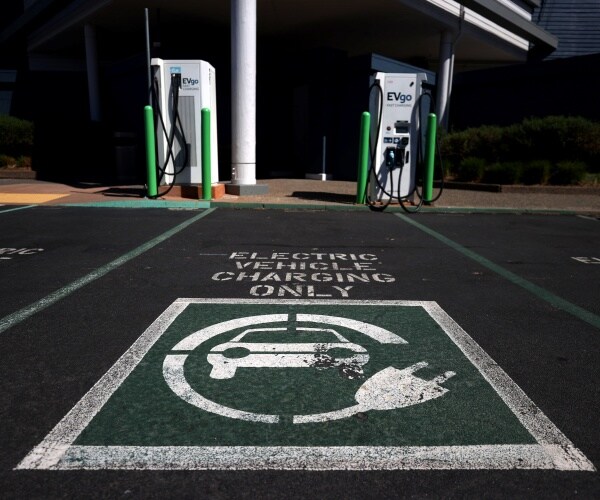 White House Says Companies Investing 700 Million to Boost EV Charger