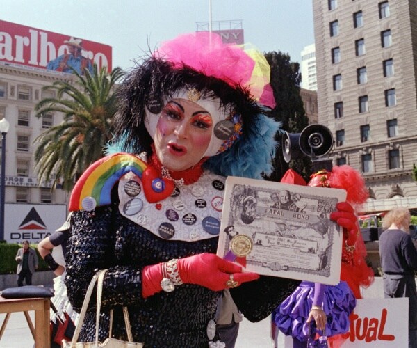 Dodgers Apologize, Reinvite Gay 'Nun' Group to Pride Night