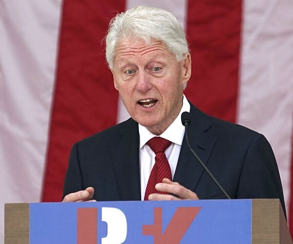 Bill Clinton: Sarah Sanders 'Very Dignified' in Handling Restaurant Boot