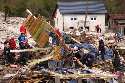 Rescue Teams Search for Missing after Floods, Landslides Kill at Least 16 in Bosnia