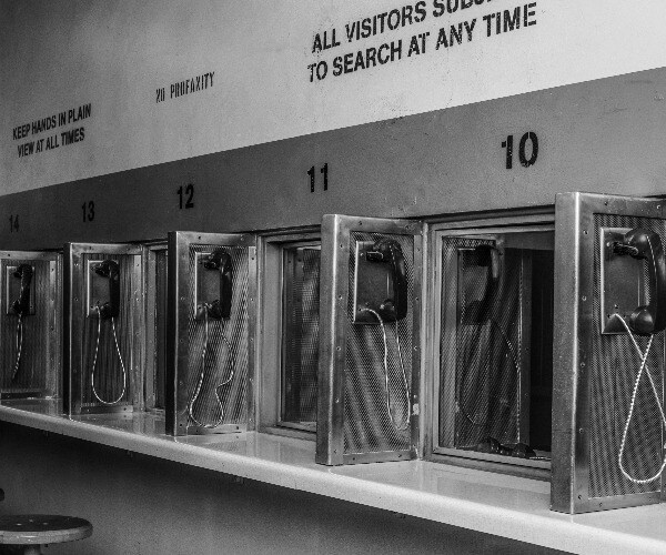 Visits to Federal Inmates Suspended Over Virus