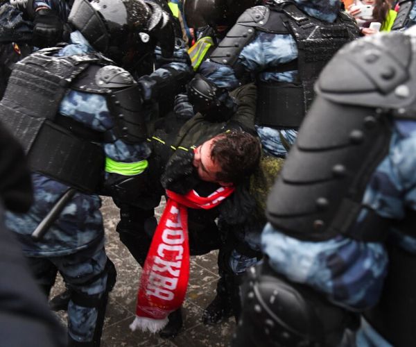 US Slams Russia For 'Harsh Tactics' Against Peaceful Protestors