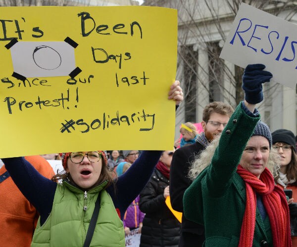 White House Pushes Back as Judges Halt Parts of Refugee Plan