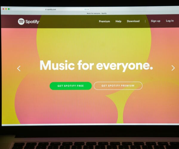 Spotify Plans to List Shares, Fend off Apple and Amazon