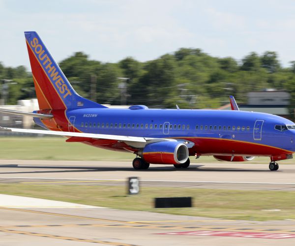 Southwest Pulls Back on Jet Cleanup to Save Time Between Flights