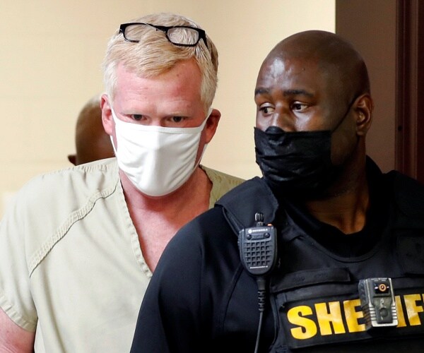 alex murdaugh walks into courtroom