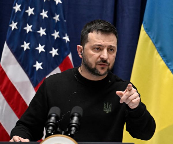 Zelenskyy Urges Leaders to End Arms Shortage Helping Putin