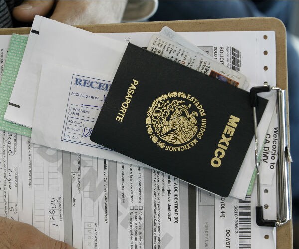 29 Percent of Mexican Immigrants See Themselves as American