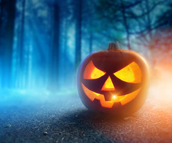 Halloween 'Car Wreck' Too-Real Display Has Neighbors Calling Cops